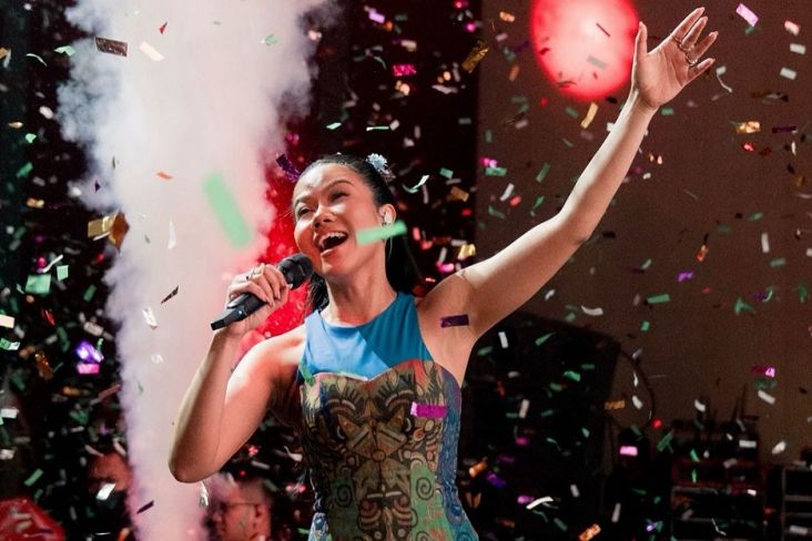 "7 Karya Terbaik Yura Yunita untuk Menghibur Penonton GBK Usai Laga Timnas Indonesia vs Arab Saudi"