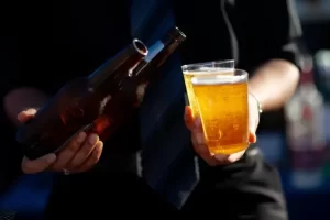 Waspadai Bahaya Konsumsi Minuman Berlebihan, Ginjal Bisa Terancam Rusak