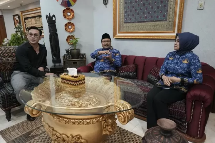 Mensos Gus Ipul Rencanakan Konseling Bersama Agus Salim

Agus Salim dan Gus Ipul Siap Bertemu untuk Berbincang