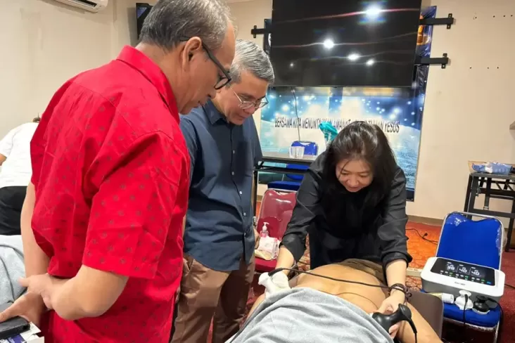 "Genqi Therapy: Menyembuhkan Syaraf Kejepit dan Membentuk Tubuh yang Sehat!"