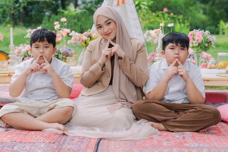 "Nissa Sabyan dan Ayus Gelar Pernikahan Pribadi, Ririe Fairus: Hati Saya Kini Damai"