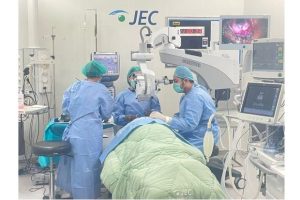 Masyarakat Merayakan Hari Penglihatan Dunia dengan Kesempatan Operasi Mata Gratis