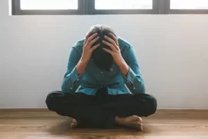 Menjelajahi SelfHarm Fenomena Kesehatan Mental yang Menyebabkan Seseorang Merusak Diri Sendiri