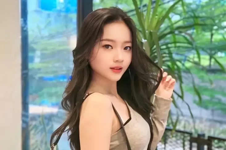 "Kisah Chalista Ellysia, Mantan Anggota JKT48 yang Terjerat Skandal Plagiarisme Tugas Kuliah: Fakta Menarik tentang Kehidupannya Terungkap"