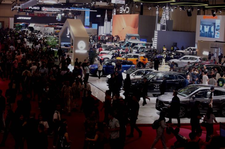 Industri Otomotif Terkapar, Dihantam PPN 12% juga Penyusutan KelasMenengah