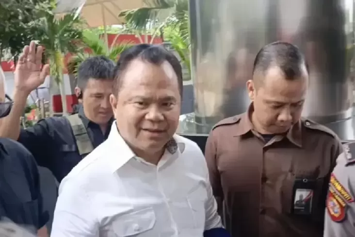 Profil Ronny Sompie, Pensiunan Jenderal Polisi yang tersebut mana Diperiksa KPK Terkait Kasus Harun Masiku
