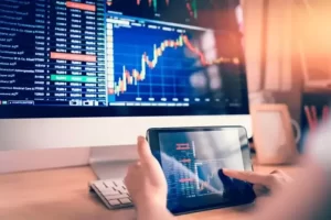 Tahun 2025 Penuh Tantangan Ekonomi, Cermati Outlook Pasar Obligasi serta Saham