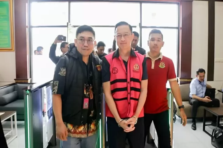 Kejagung Resmi Serahkan Tom Lembong Cs ke Kejari Jakpus