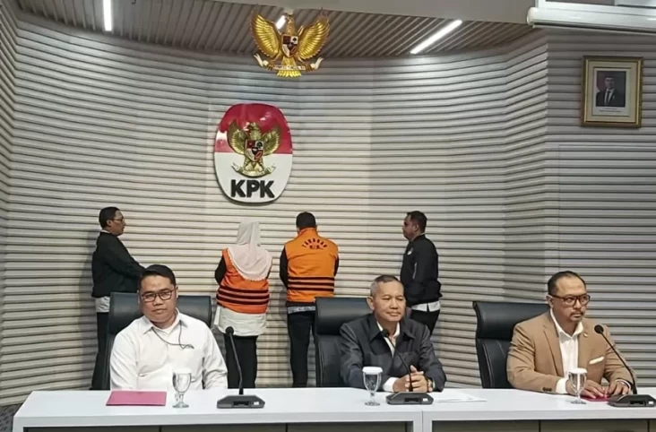 Mbak Ita Pakai Rompi Tahanan KPK dalam tempat Hari Terakhir Jabat Wali Pusat Pusat Kota Semarang