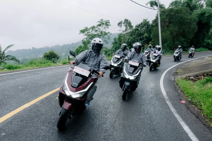 Bali di tempat Genggaman: Honda PCX160 RoadSync Bikin Touring Makin Nyaman