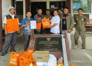 Bantu Korban Banjir, BNI Bagikan Sembako kemudian Alat Kebersihan pada Bekasi