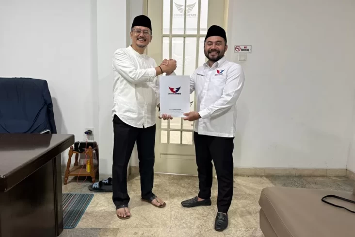 DPP Serahkan SK ke Plt DPD Perindo Bogor Irfan Niti Sasmita