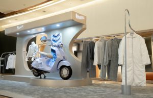 Vespa 946 Snake Mejeng dalam Pop-up Store Pacific Place
