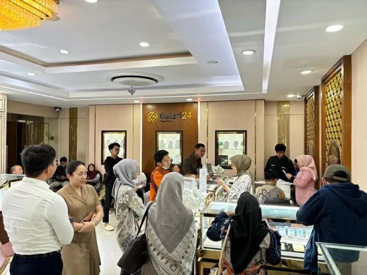 Seusai Lebaran Publik Berbondong Penyertaan Modal Emas di area area Pegadaian Galeri 24