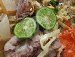 Mie Kocok Persip: Legenda Kuliner Bandung yang Masih Jadi Favorit