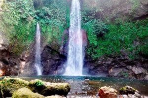 Curug Wedus: Pesona Air Terjun Kembar di Tasikmalaya yang Mengagumkan