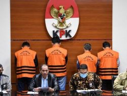 KPK Tetapkan Bupati Bekasi Jadi Tersangka Suap Proyek, Ayahnya Ditangkap