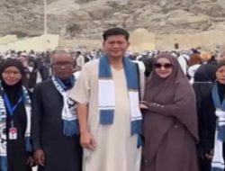 Umrah di Tengah Banjir, Bupati Aceh Selatan Dipecat Gerindra, Kemendagri Didesak Beri Sanksi