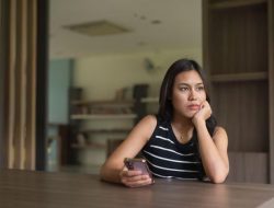 Apakah Anda Tertinggal dalam Hidup? 9 Hal Ini Membuat Anda Kurang Beruntung Tanpa Sadar