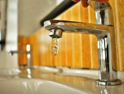 Cara aman memproses air minum saat banjir