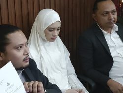 5 Berita Terpopuler: Inara Rusli Cabut Laporan; Wardatina Mawa Teguh Minta Cerai