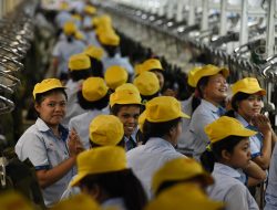 Buruh Jabar Demo Tuntut UMP 2026, KSPI Jakarta Tolak PP Pengupahan Tanpa Diskusi