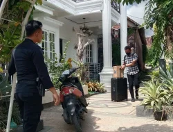 Istri Kasatpol PP Digeledah Emak-emak di Rumah Dinas, Tidak Terima Isi Postingannya, Polisi Kewalahan
