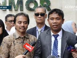 Gelar Perkara Khusus di Polda Metro Jaya, Roy Suryo Bawa Ijazah Teman Jokowi
