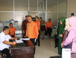 Pemeriksaan kehadiran ASN di hari pertama kerja oleh BKPSDM Indramayu