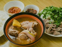 Liburan Bebas GERD: Makanan yang Harus Dihindari dan Disarankan