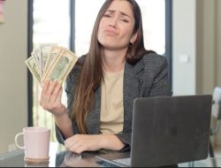 Mengapa Sulit Kaya? 8 Keyakinan Finansial yang Menghambat Kesuksesanmu