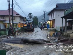 Jalan Lubuk Basung-Maninjau Tertutup Banjir Bandang 1 Meter