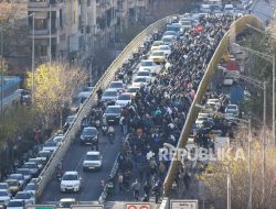 Demo besar mengguncang Iran, apa yang tersembunyi?