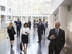 Tingkat pengangguran AS melambat menjadi 4,4% di akhir 2025