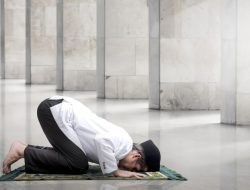 Mengenal Takbiratul Ihram: Bacaan dan Doa Iftitah dalam Salat
