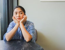 Jika Kurang Kasih Sayang, Ini 9 Perilaku yang Muncul Menurut Psikologi