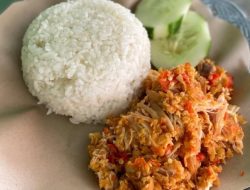 7 tempat makan siang murah dekat kampus UNS