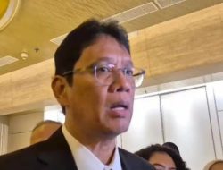 Gaya Menkeu Purbaya Bangkitkan Semangat Wisudawan UI, Tegaskan Menuju Indonesia Emas: Tak Perlu Takut