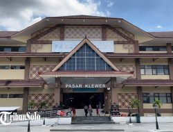 Perang Mulut Satpol PP dan Pedagang Takjil di Jalan Dr Rajiman: Tidak Ingin Pindah Areajualan