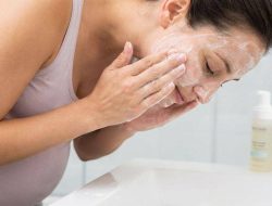 Jangan Salah, Ini Cara Alami Mengatasi Kulit Berminyak Saat Hamil Muda