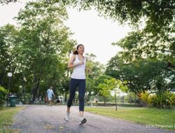 Jogging di Taman Hijau Kota Mandiri Sinar Mas Land