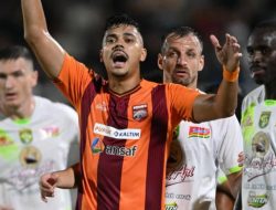 Kalah 3-1, Persebaya Dihukum Kartu Merah!