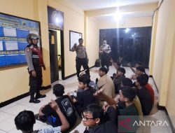 Polisi Tangkap 15 Remaja dalam Perang Sarung di Pringsewu