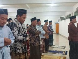 Dulu Kontroversi, Kini Sholat Tarawih Kilat di Indramayu Hanya 6 Menit