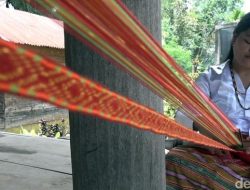 Mengenal Tenun Tuan: Warisan Keluarga ke Pelestarian Budaya Palembang