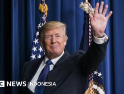 Kesehatan Trump Jadi Perhatian, Bercak Merah di Leher Picu Spekulasi