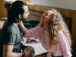 Apa Itu Micro-Romance? Ini Penjelasan dan Contohnya
