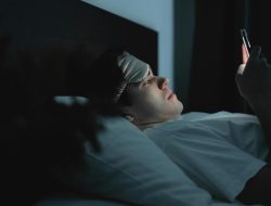 Arti cowok clingy dan 8 tanda utamanya!