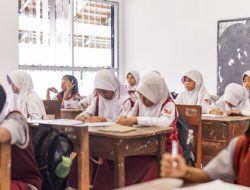 Pendidikan di Tengah Kekacauan Dunia