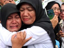 Gaji Guru Turun, Mahasiswa UI Protes
